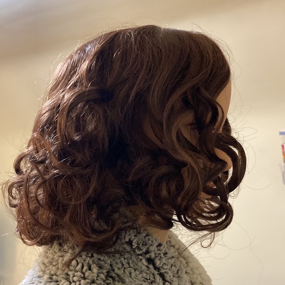 Light brown wig - Picture 4 of 4